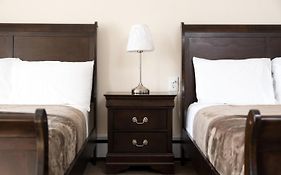 Moon Inn Hotel